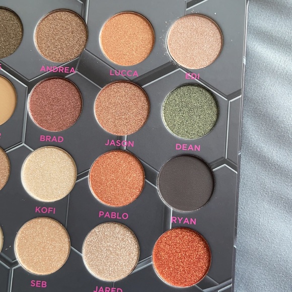 Barbarella eyeshadow pallet by beebeauty - Picture 4 of 6